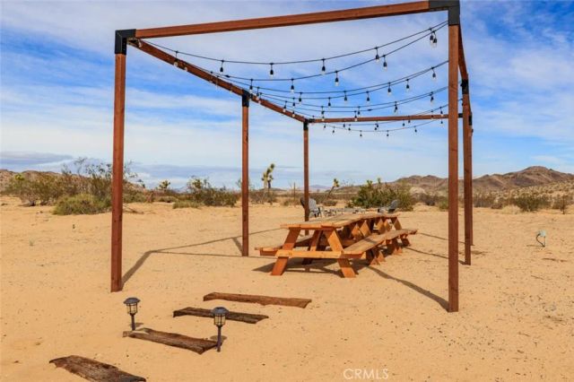 58770 Gerrie Lane, Landers, CA 92285