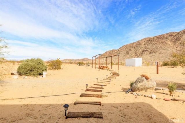 58770 Gerrie Lane, Landers, CA 92285