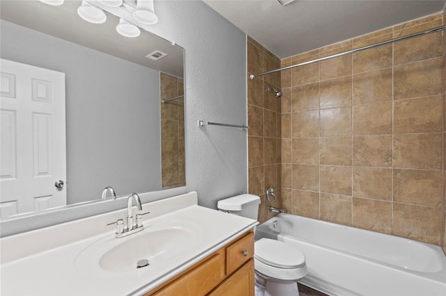 113 Green Isle Avenue 113, Dickinson, TX 77539