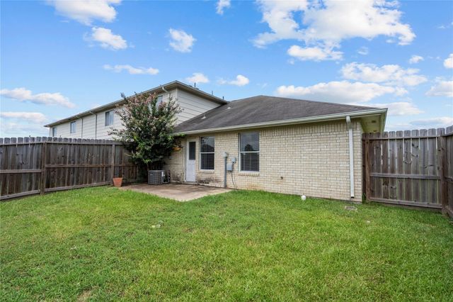 113 Green Isle Avenue 113, Dickinson, TX 77539