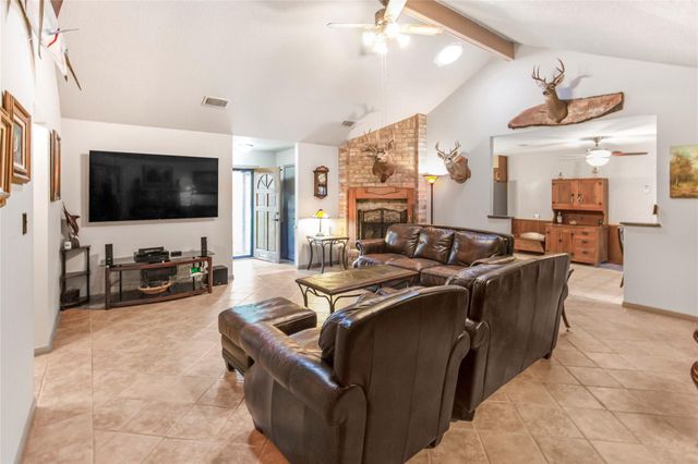 2007 Diane Street, Pinehurst, TX 77362