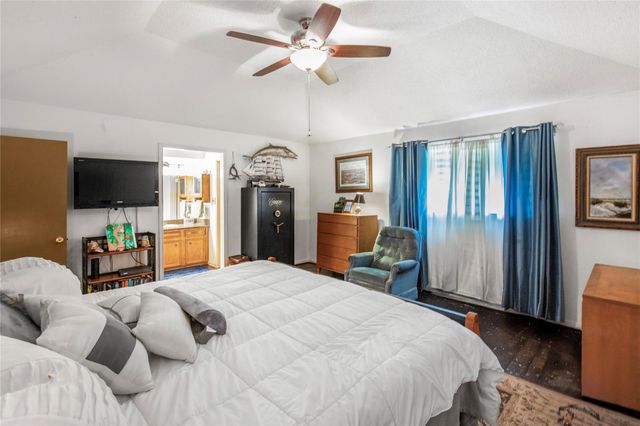 2007 Diane Street, Pinehurst, TX 77362