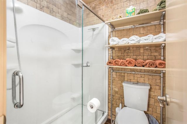 2007 Diane Street, Pinehurst, TX 77362