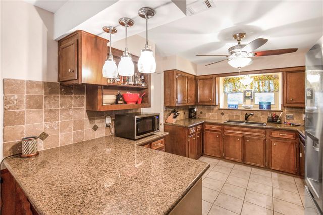 2007 Diane Street, Pinehurst, TX 77362