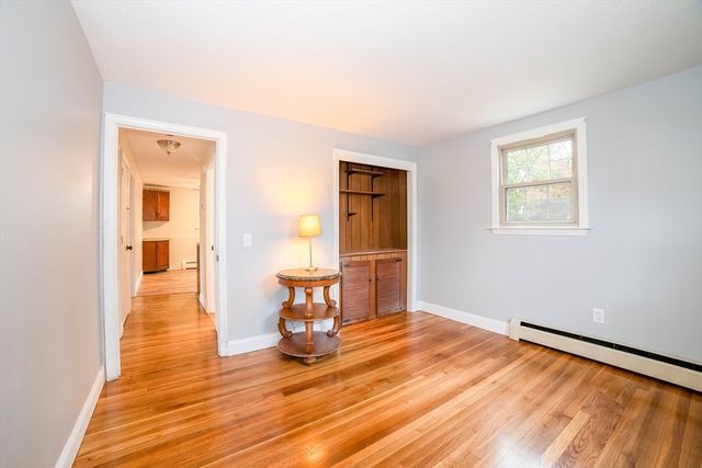 6 Boston Dr, Shrewsbury, MA 01545