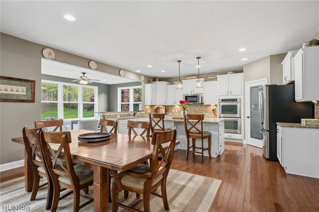 7695 Cottonwood Trail, Chagrin Falls, OH 44023