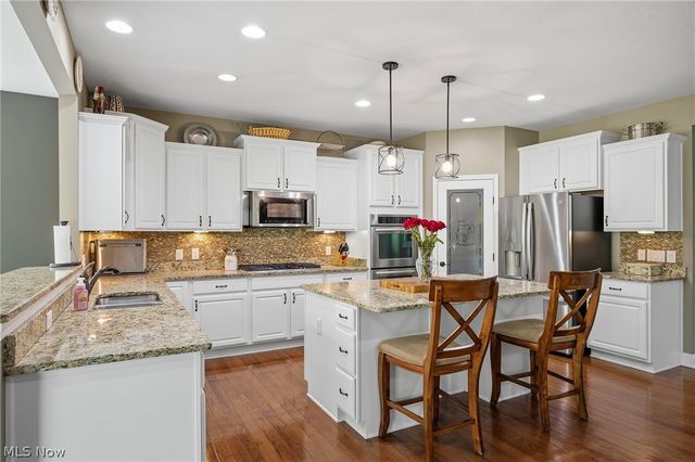 7695 Cottonwood Trail, Chagrin Falls, OH 44023