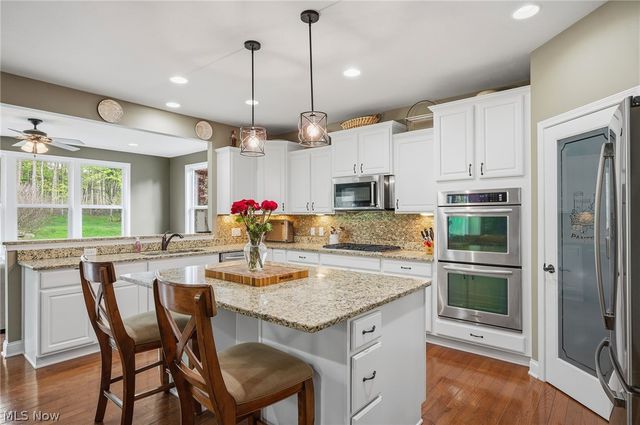 7695 Cottonwood Trail, Chagrin Falls, OH 44023