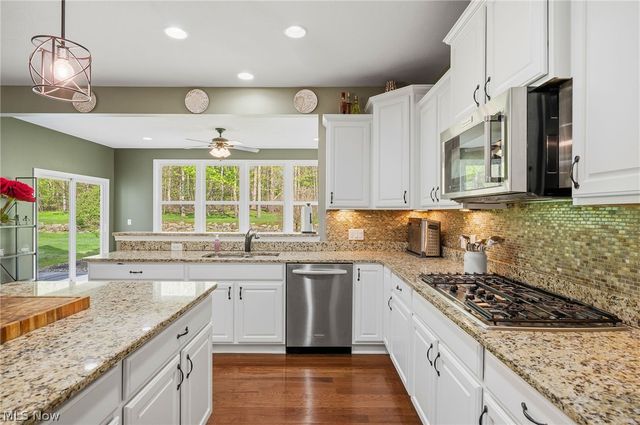 7695 Cottonwood Trail, Chagrin Falls, OH 44023