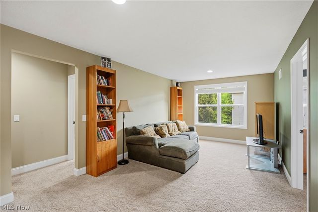 7695 Cottonwood Trail, Chagrin Falls, OH 44023