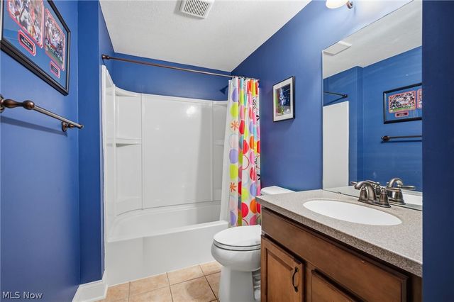 7695 Cottonwood Trail, Chagrin Falls, OH 44023