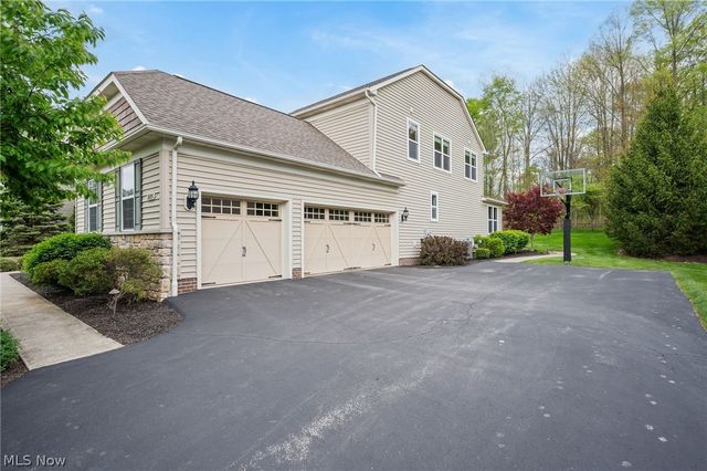 7695 Cottonwood Trail, Chagrin Falls, OH 44023