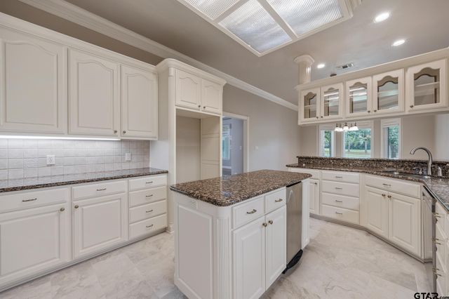 580 Bunker Dr, Tyler, TX 75703