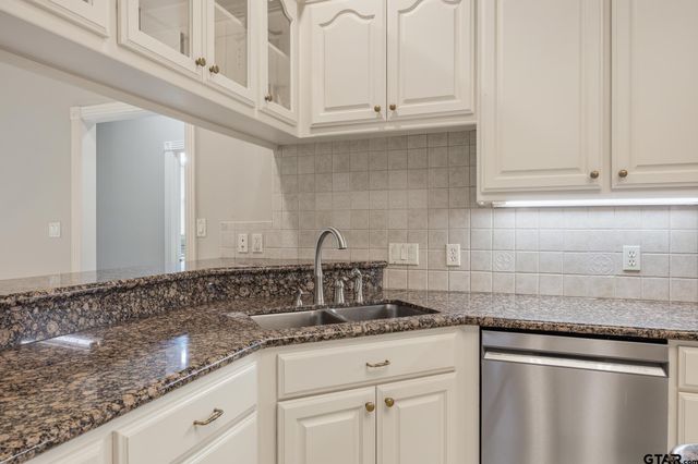 580 Bunker Dr, Tyler, TX 75703