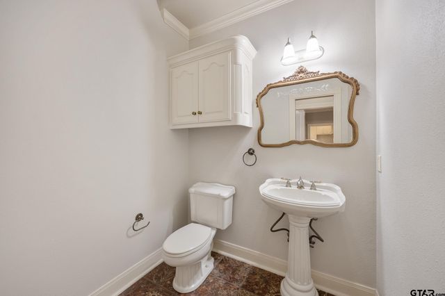 580 Bunker Dr, Tyler, TX 75703
