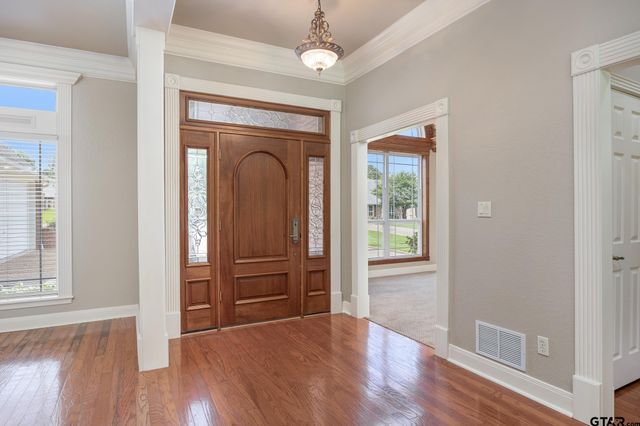580 Bunker Dr, Tyler, TX 75703