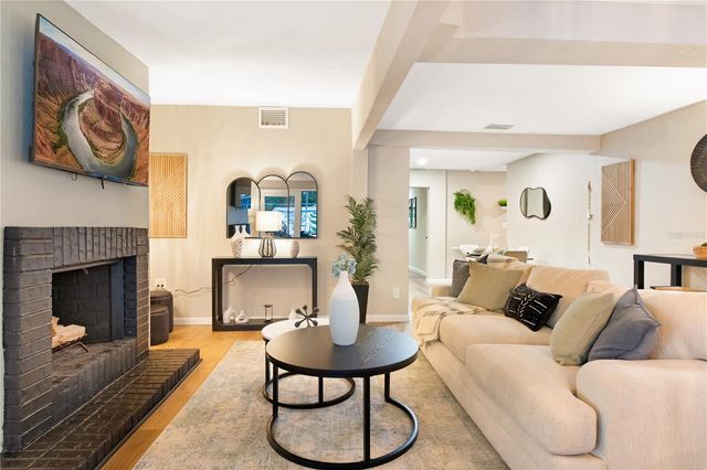 1215 E NORTH STREET, Tampa, FL 33604