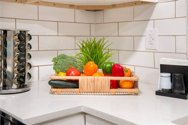 1215 E NORTH STREET, Tampa, FL 33604