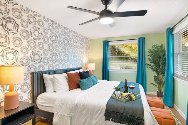 1215 E NORTH STREET, Tampa, FL 33604