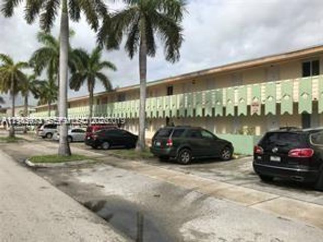 941 NE 169th St 216, North Miami Beach, FL 33162