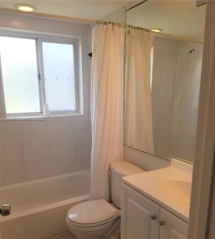 941 NE 169th St 216, North Miami Beach, FL 33162