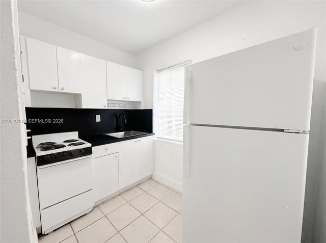 420 NW 10th St 1, Miami, FL 33136