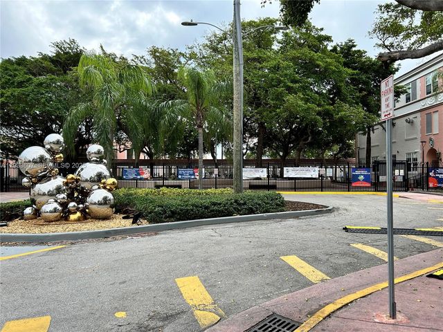 717 Espanola Way 210, Miami Beach, FL 33139