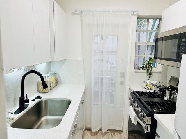 717 Espanola Way 210, Miami Beach, FL 33139