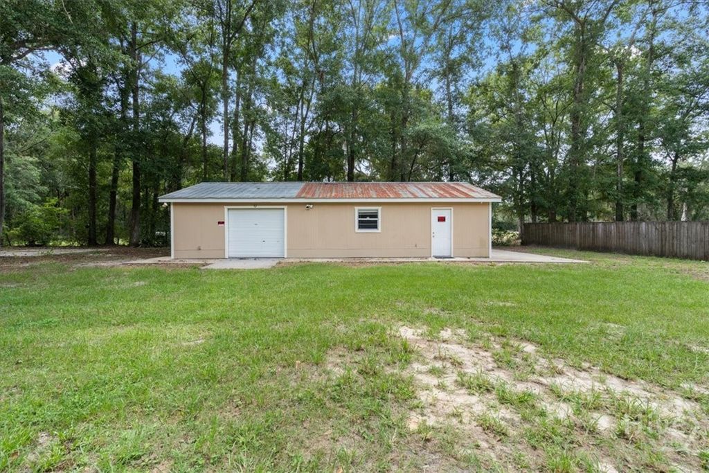 Image 17 of property listing at 285 Barnard Road, Richmond Hill, GA 31324