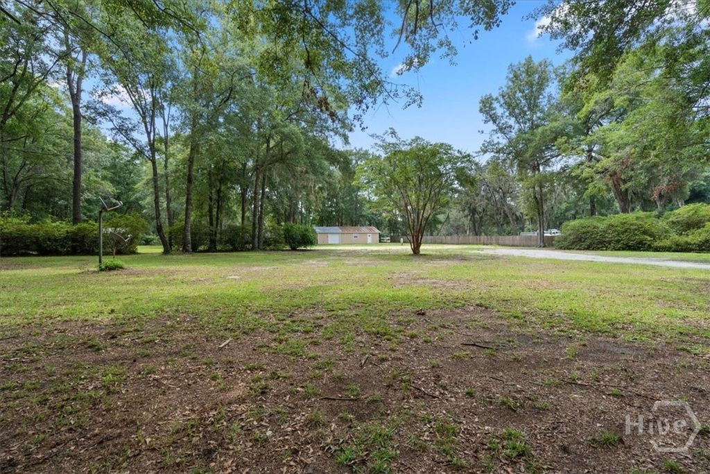 Image 19 of property listing at 285 Barnard Road, Richmond Hill, GA 31324