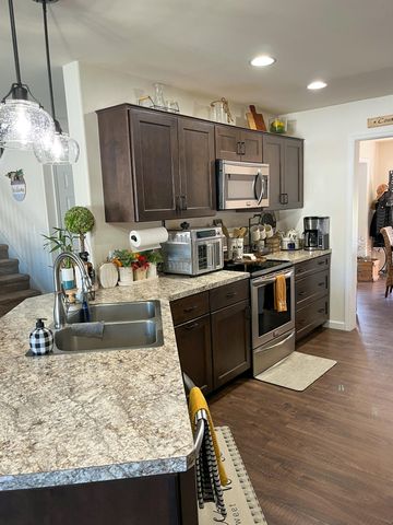 10 Freedom Drive, Plattsburgh, NY 12901