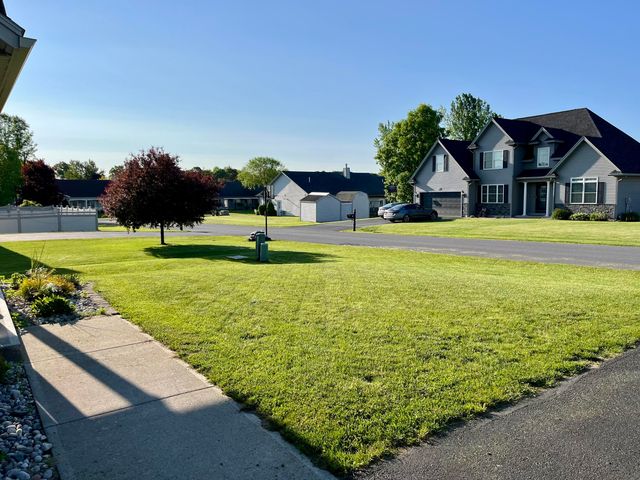 10 Freedom Drive, Plattsburgh, NY 12901