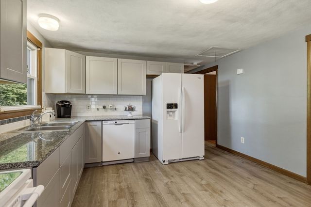 64 Tioga St, Springfield, MA 01128