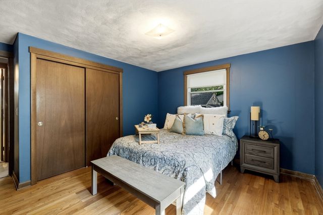64 Tioga St, Springfield, MA 01128