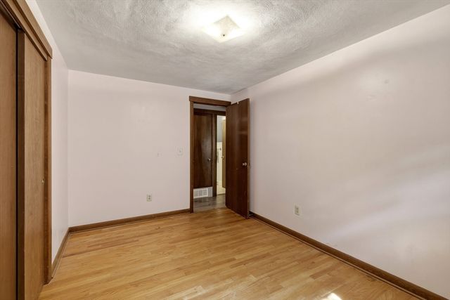 64 Tioga St, Springfield, MA 01128