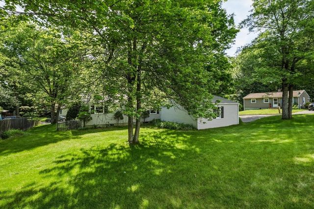 64 Tioga St, Springfield, MA 01128