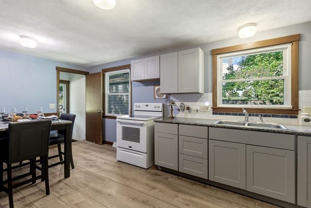 64 Tioga St, Springfield, MA 01128