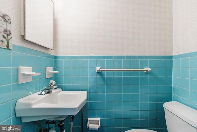 16 WILBUR RD, Yardley, PA 19067