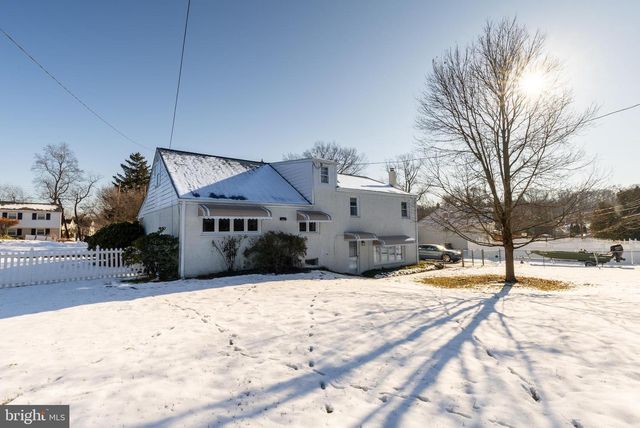 16 WILBUR RD, Yardley, PA 19067