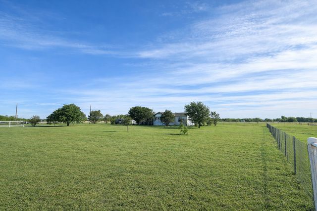 6930 NW County Road 1210, Barry, TX 75102