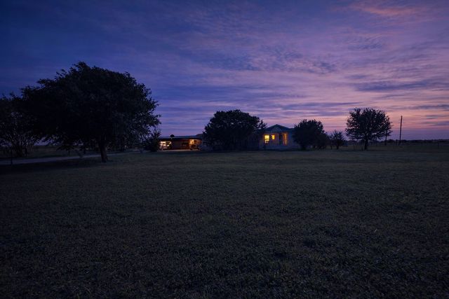 6930 NW County Road 1210, Barry, TX 75102