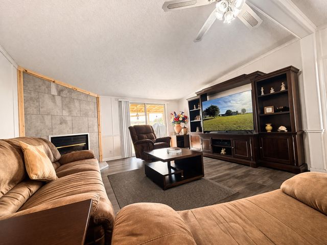 6930 NW County Road 1210, Barry, TX 75102