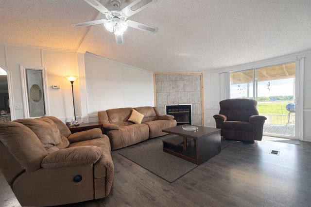 6930 NW County Road 1210, Barry, TX 75102