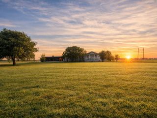 6930 NW County Road 1210, Barry, TX 75102