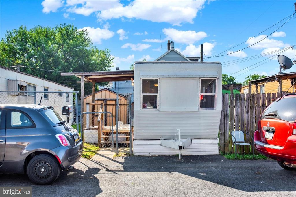 12 CHARLES ST #2, Highspire, PA 17034