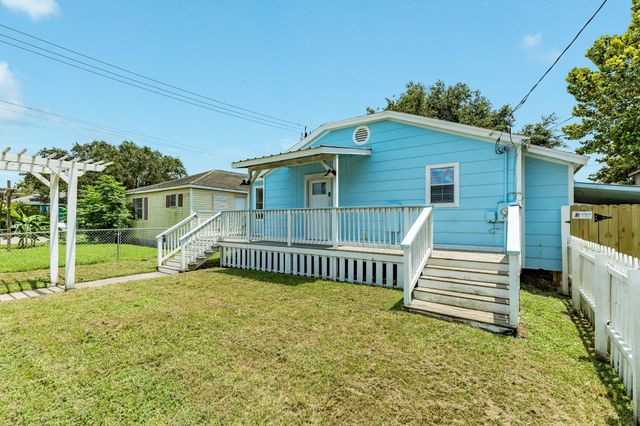 5507 Menard Avenue, Galveston, TX 77551