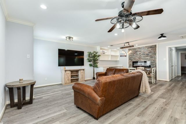 5507 Menard Avenue, Galveston, TX 77551