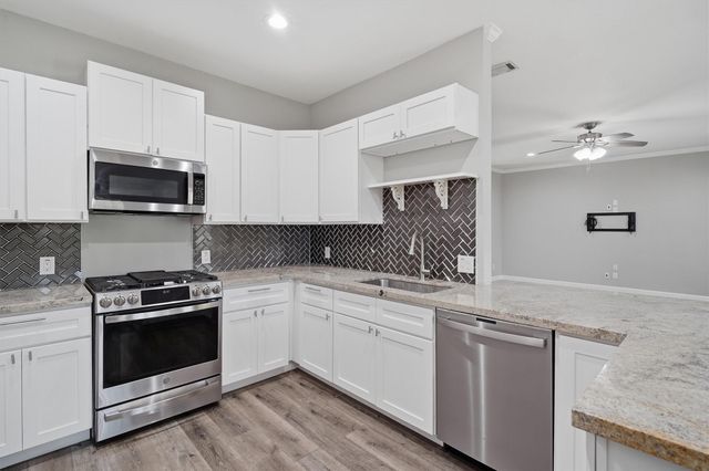 1996 Brentwood Drive, Alvin, TX 77511