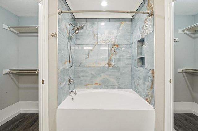 1996 Brentwood Drive, Alvin, TX 77511