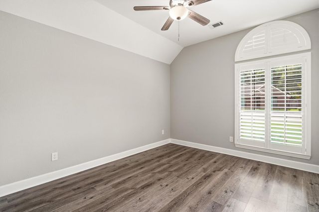 1996 Brentwood Drive, Alvin, TX 77511
